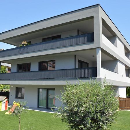 Family Apartment Julia Termeno Bagian luar foto