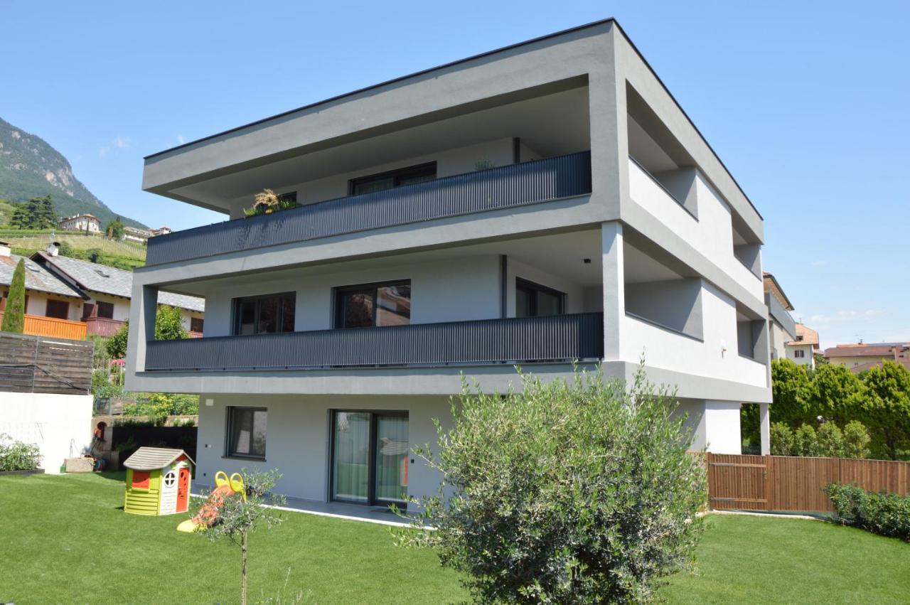 Family Apartment Julia Termeno Bagian luar foto