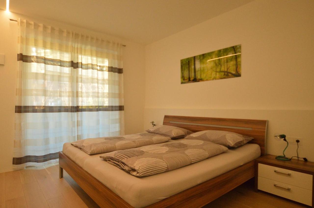 Family Apartment Julia Termeno Bagian luar foto